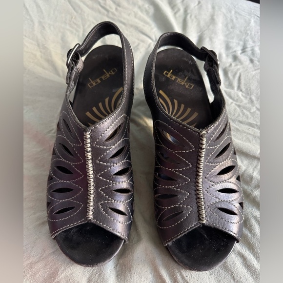 Dansko Rowena Leather Clog Sandals Black Studded Heels Size 38 - Picture 2 of 6